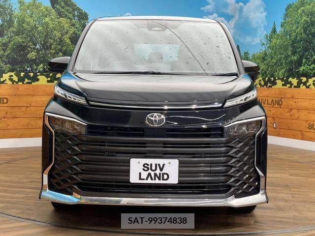 Toyota VOXY 2023-05 289296-14