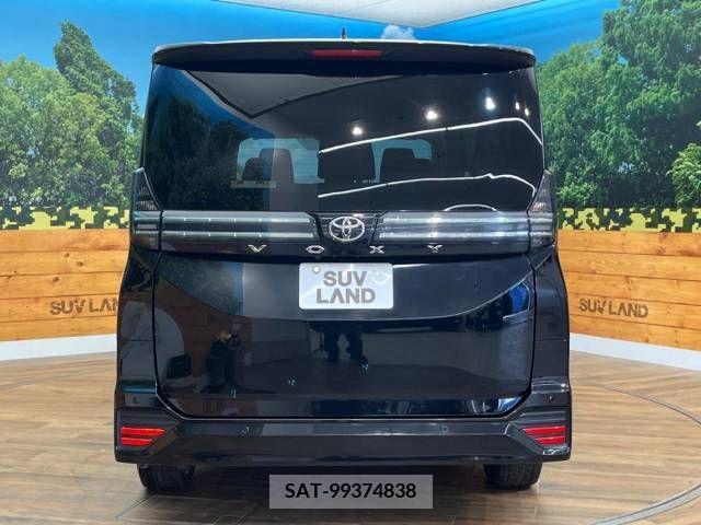 Toyota VOXY 2023-05 289296-15