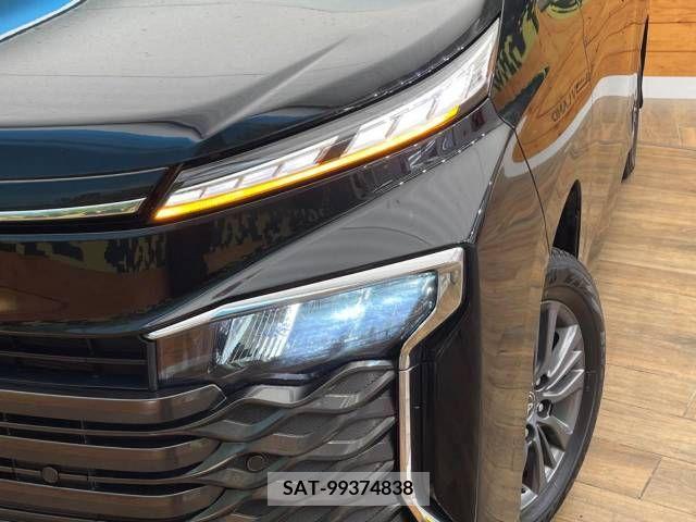 Toyota VOXY 2023-05 289296-12