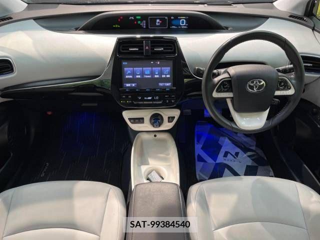 Toyota PRIUS 2016-08 393352-1