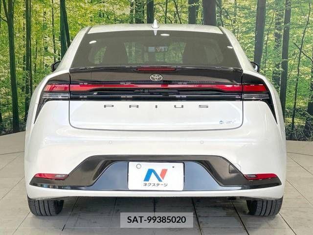 Toyota PRIUS 2023-03 348864-15