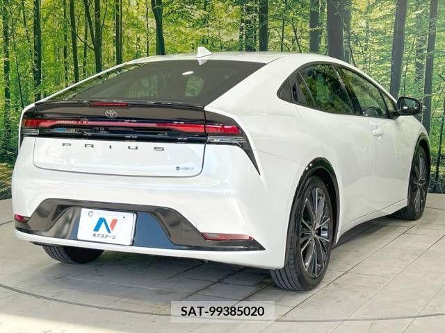 Toyota PRIUS 2023-03 348864-17