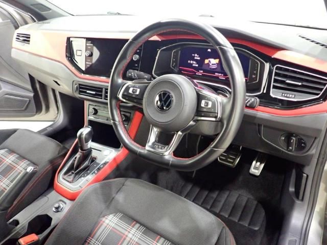 VolksWagen POLO 2021-01 9507-16