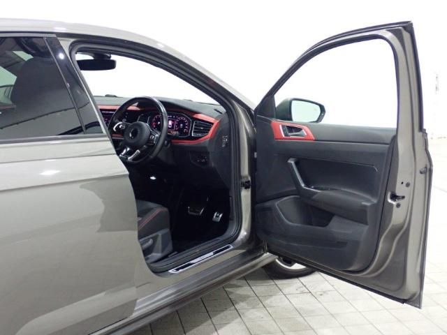VolksWagen POLO 2021-01 9507-19