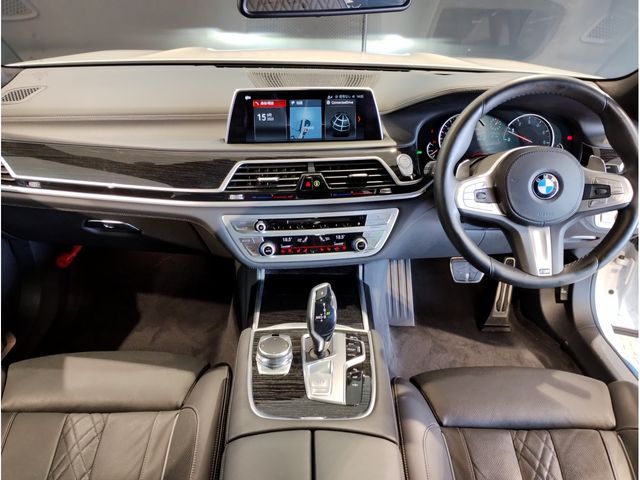 Bmw 7 SERIES 2018-04 9380-1