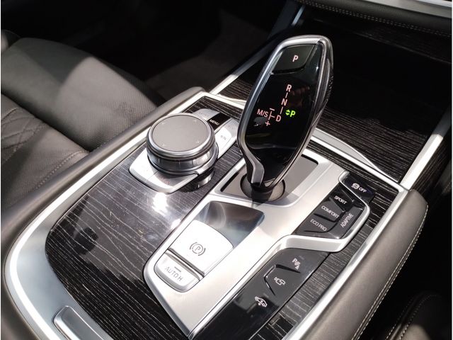 Bmw 7 SERIES 2018-04 9380-24