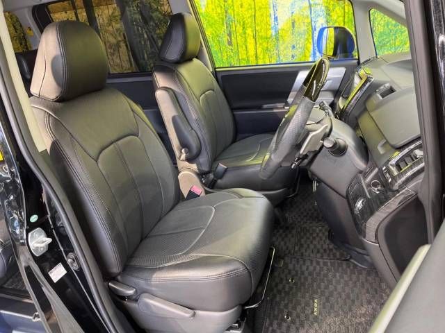 Toyota VOXY 2013-11 28426-8