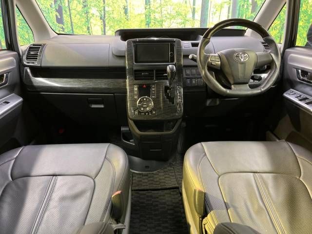 Toyota VOXY 2013-11 28426-1