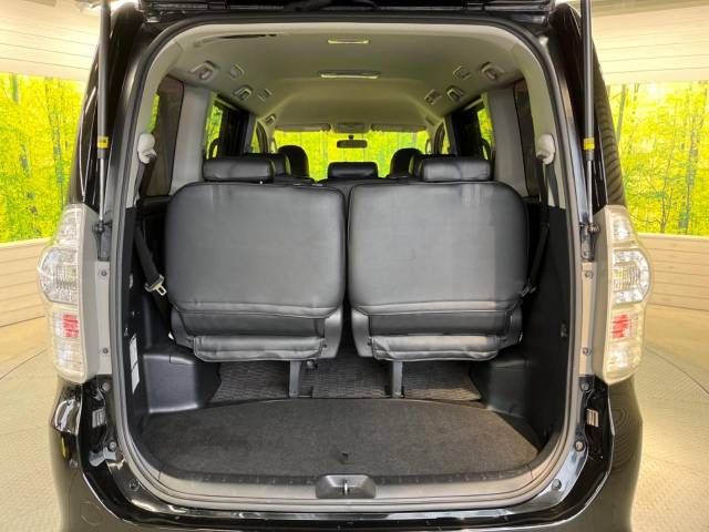 Toyota VOXY 2013-11 28426-11