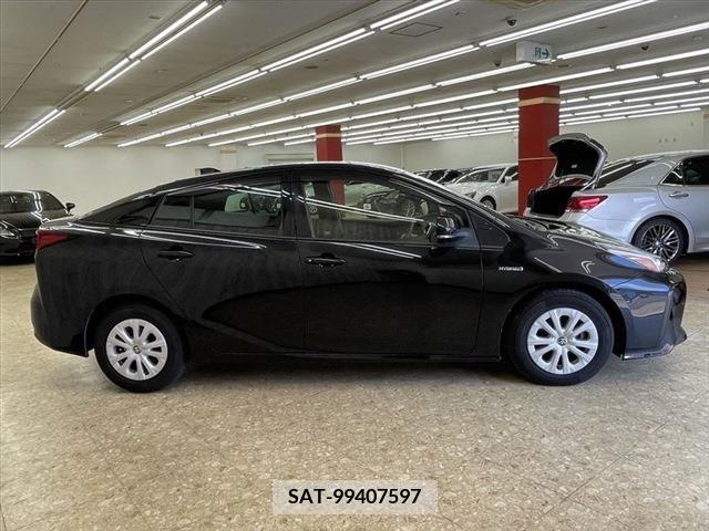 Toyota PRIUS 2019-11 282124-3