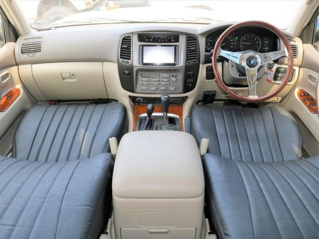 Toyota LAND CRUISER 2003-01 11196-1