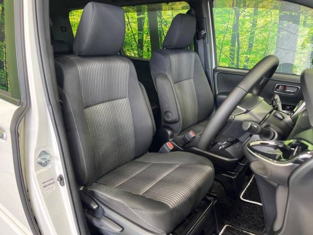 Toyota VOXY 2019-06 192817-9
