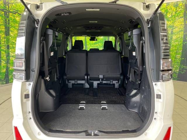 Toyota VOXY 2019-06 192817-12