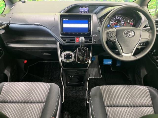 Toyota VOXY 2019-06 192817-1