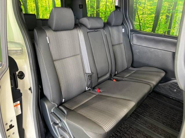 Toyota VOXY 2019-06 192817-10