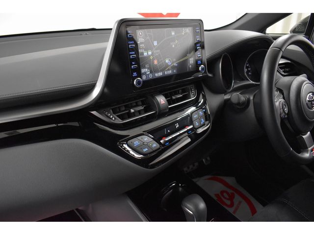 Toyota C-HR 2021-04 17522-19