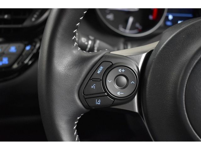 Toyota C-HR 2021-04 17522-16