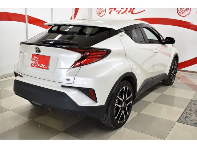 Toyota C-HR 2021-04 17522-25