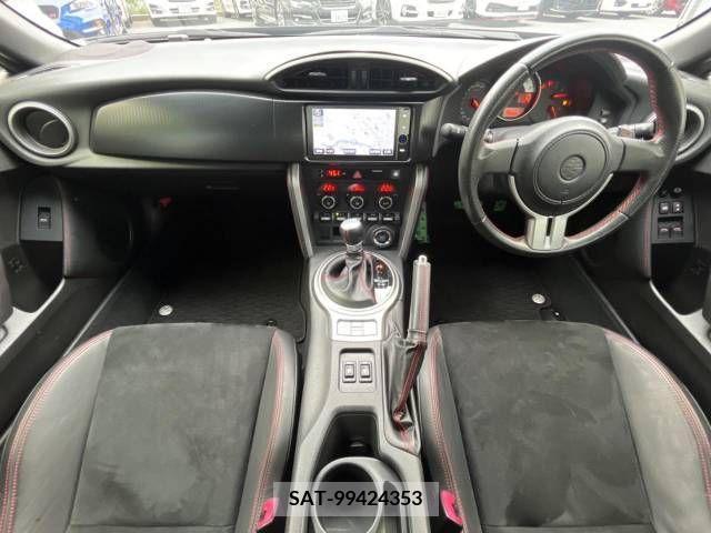 Toyota 86 2013-05 258557-1