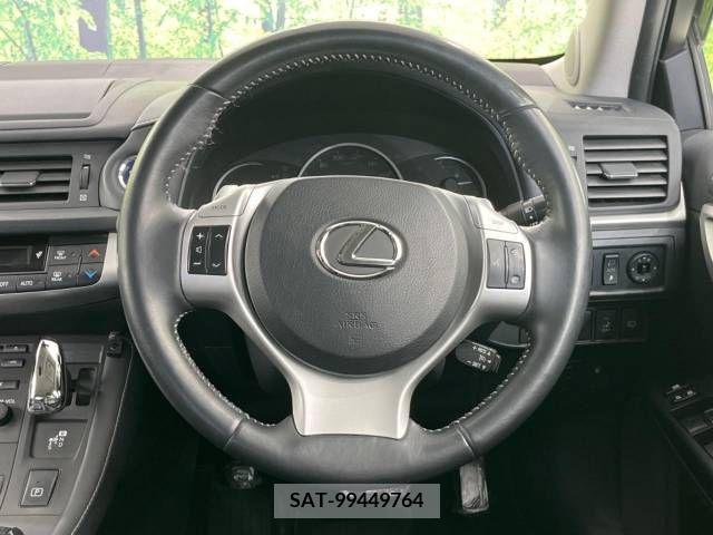 Lexus CT 2011-08 322661-11
