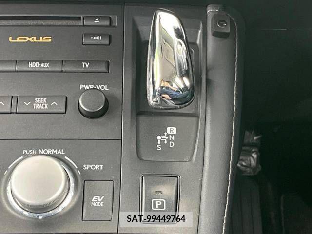 Lexus CT 2011-08 322661-19
