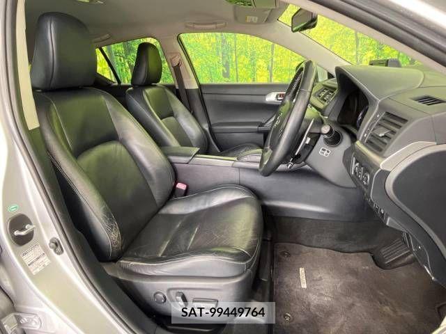 Lexus CT 2011-08 322661-8