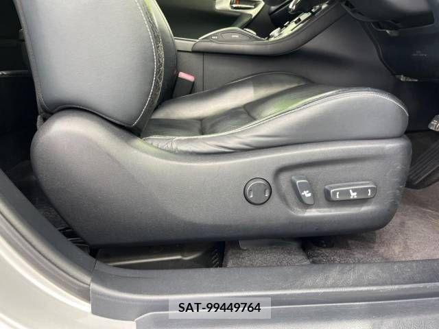 Lexus CT 2011-08 322661-6