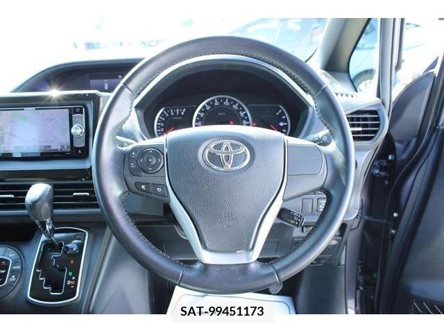 Toyota VOXY 2016-11 370488-15