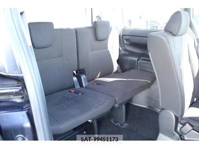 Toyota VOXY 2016-11 370488-14