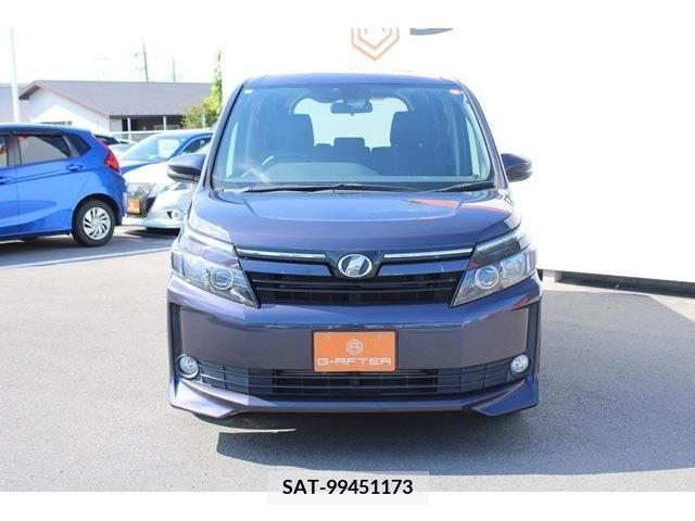 Toyota VOXY 2016-11 370488-5