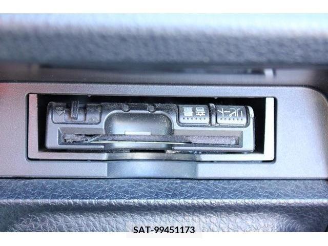 Toyota VOXY 2016-11 370488-4
