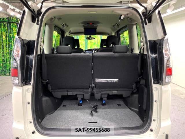 Nissan SERENA 2018-10 284265-11