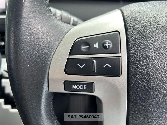 Toyota NOAH 2013-11 380753-9