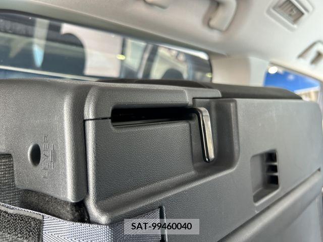 Toyota NOAH 2013-11 380753-22