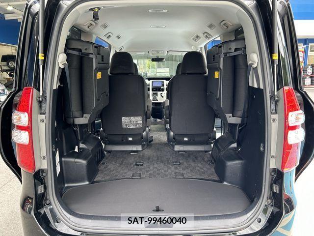 Toyota NOAH 2013-11 380753-21