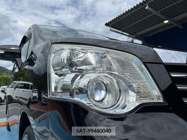 Toyota NOAH 2013-11 380753-24