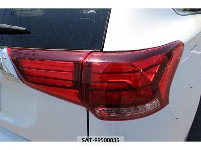 Mitsubishi OUTLANDER PHEV 2015-09 303559-10