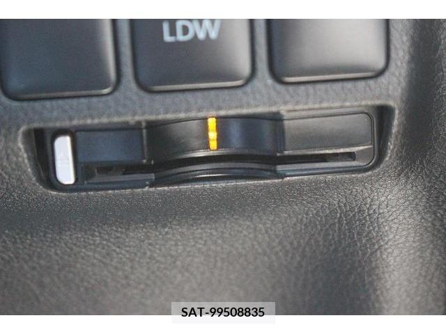 Mitsubishi OUTLANDER PHEV 2015-09 303559-4