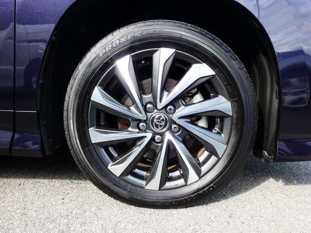 Toyota VOXY 2022-01 185564-9