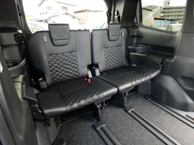Toyota VOXY 2022-01 185564-25