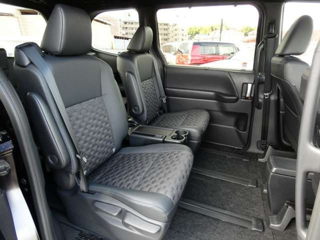 Toyota VOXY 2022-01 185564-24