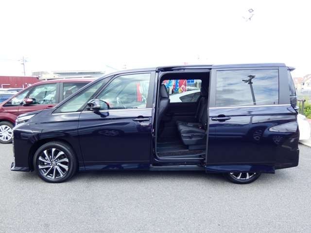 Toyota VOXY 2022-01 185564-7