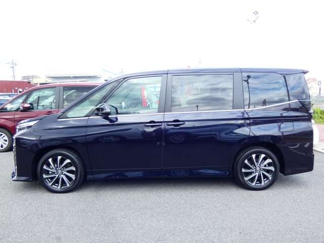 Toyota VOXY 2022-01 185564-6
