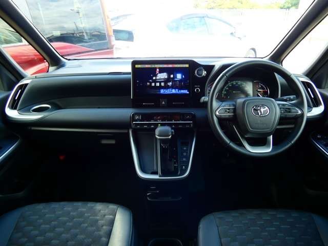 Toyota VOXY 2022-01 185564-1