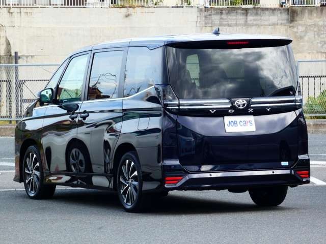 Toyota VOXY 2022-01 185564-2