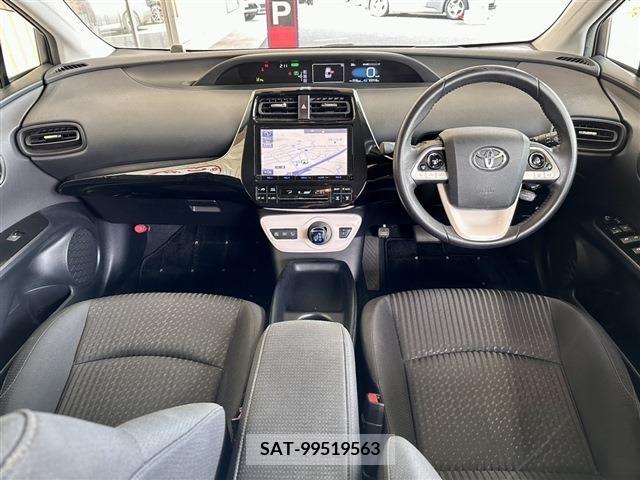 Toyota PRIUS 2017-01 329382-6
