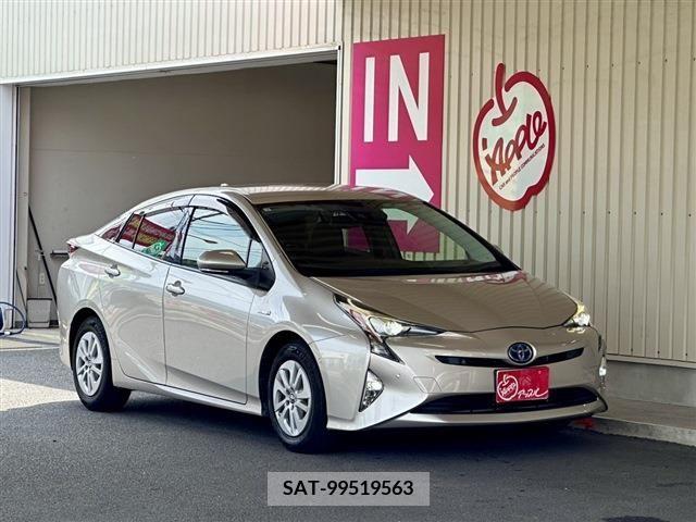 Toyota PRIUS 2017-01 329382-2