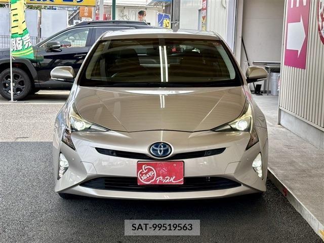 Toyota PRIUS 2017-01 329382-15