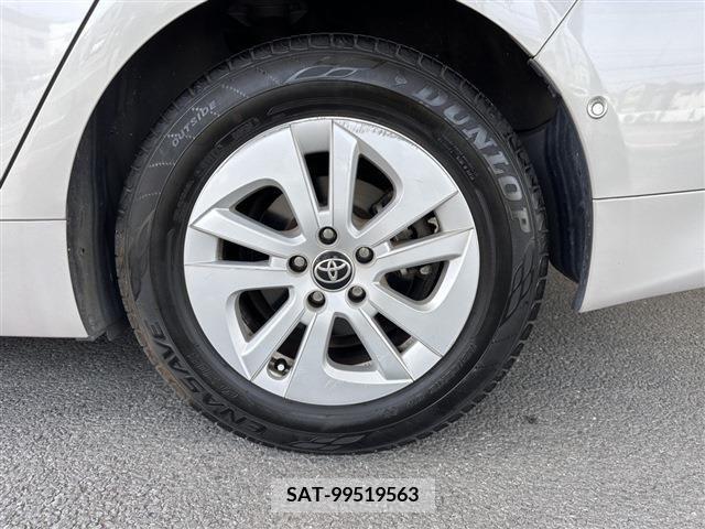 Toyota PRIUS 2017-01 329382-18