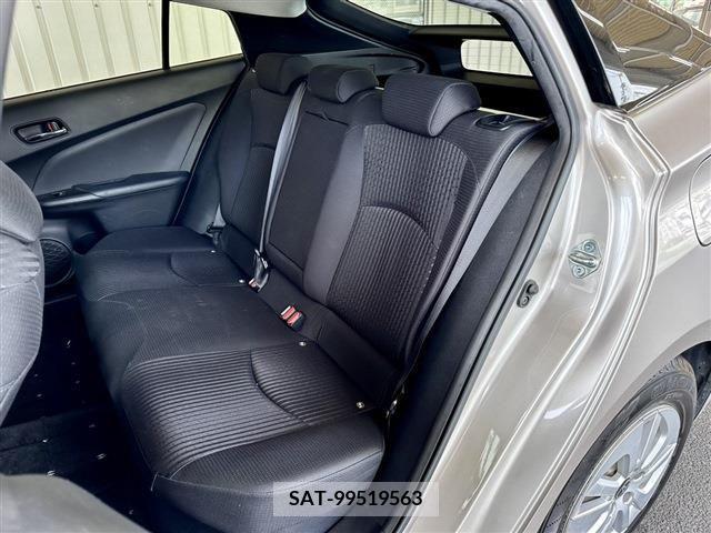 Toyota PRIUS 2017-01 329382-10
